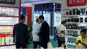 歐拓廠家生產(chǎn)LED機(jī)床工作燈,塑料梅花把手,波紋把手